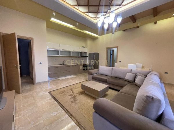 Tirane, jepet me qera apartament 2+1+Aneks+Ballkon Kati 2, 115 m² 1.000 € (Pazari i ri)