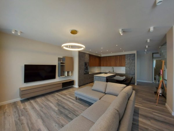 Tirane, jepet me qera Vile 3 Katshe , 243 m² 3.000 € (Mjull Bathore)