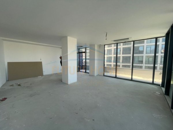 Tirane, shitet apartament 3+1+Ballkon Kati 2, 172 m² 564.000 € (LakeView)