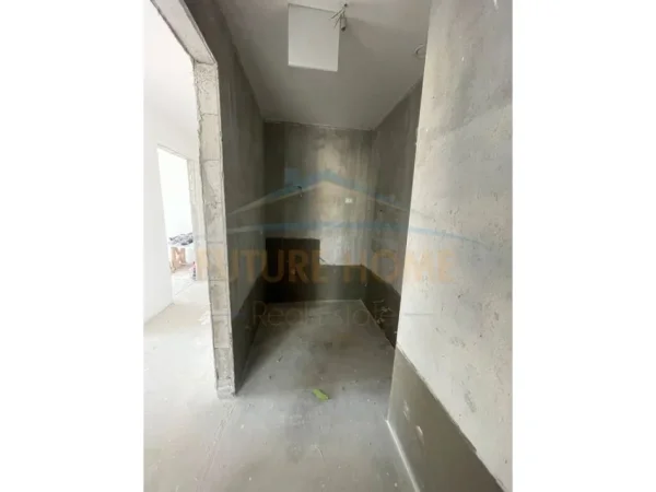 Tirane, shitet apartament 3+1+Ballkon Kati 2, 172 m² 564.000 € (LakeView)