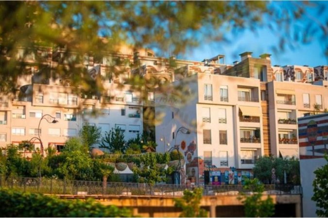 Tirane, shitet Dublex , 217.000 €