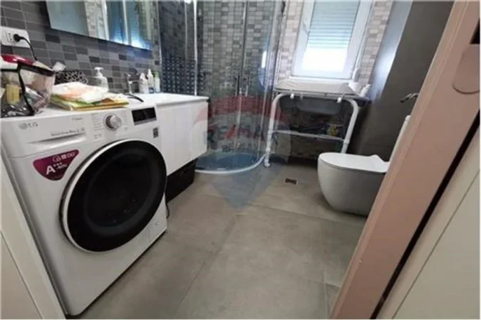 Tirane, shitet apartament 1+1 Kati 5, 65 m² 166.300 € (Frosina Plaku)