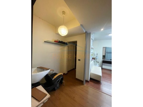 Tirane, jepet me qera ambjent biznesi Kati 1, 105 m² 1.200 € 