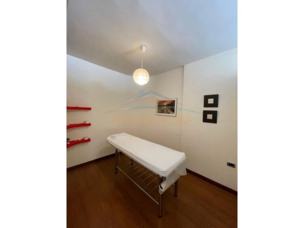 Tirane, jepet me qera ambjent biznesi Kati 1, 105 m² 1.200 € 