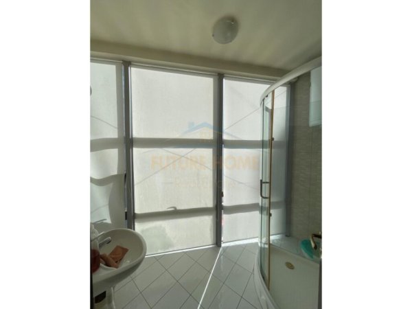 Tirane, jepet me qera ambjent biznesi Kati 1, 105 m² 1.200 € 