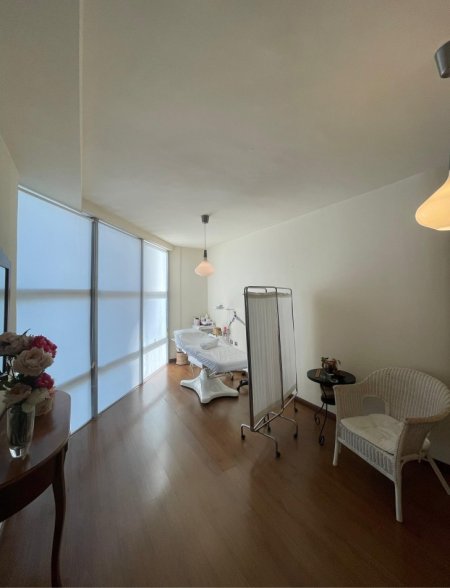 Tirane, jepet me qera ambjent biznesi Kati 1, 105 m² 1.200 € (Ish Ekspozita)