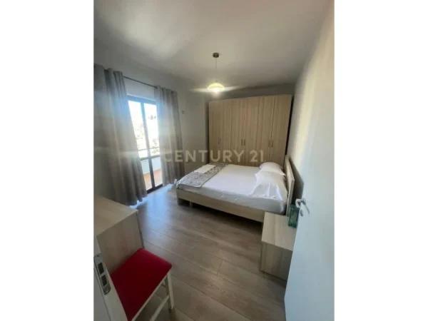 Tirane, jepet me qera apartament 2+1 Kati 5, 80 m² 700 € 