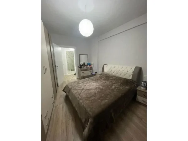 Tirane, jepet me qera 2+1 Kati 2, 143 m² 540 € (astir)