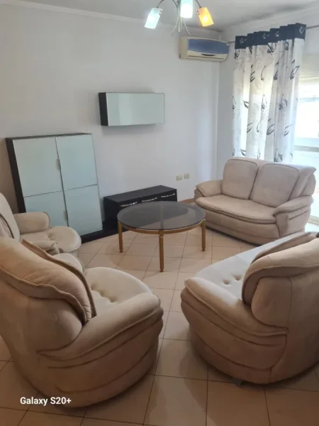 Tirane, jepet me qera apartament 2+1 Kati 5, 106 m² 700 € (Rruga e Kosovarëve)