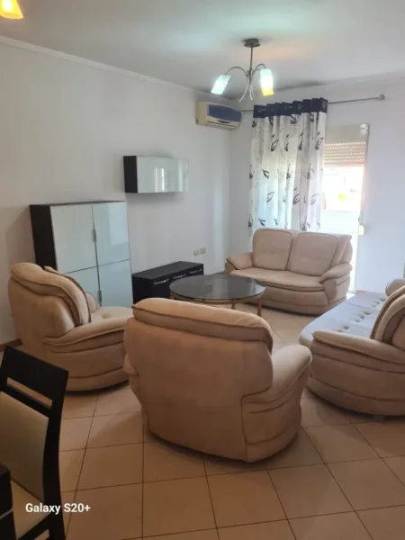 Tirane, jepet me qera apartament 2+1 Kati 5, 106 m² 700 € (Rruga e Kosovarëve)