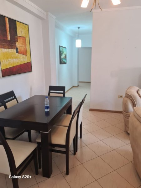 Tirane, jepet me qera apartament 2+1 Kati 5, 106 m² 700 € (Rruga e Kosovarëve)