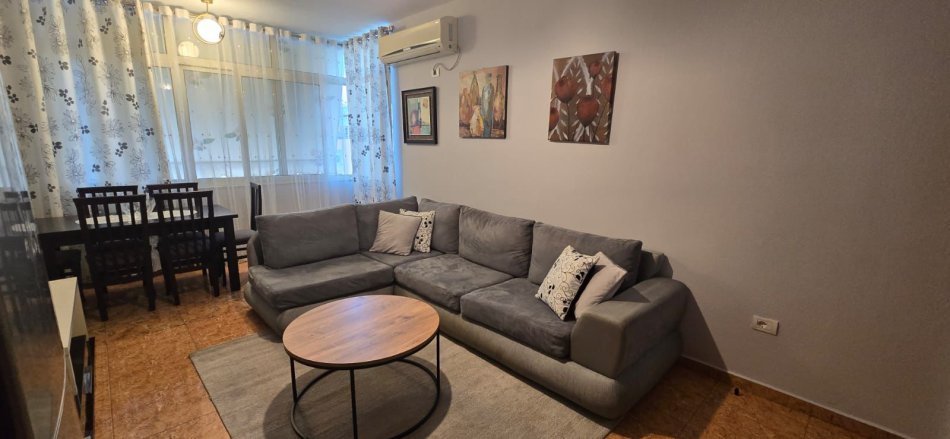 Tirane, jepet me qera apartament 1+1 Kati 7, 55 m² 500 € (Rruga e Kavajes)
