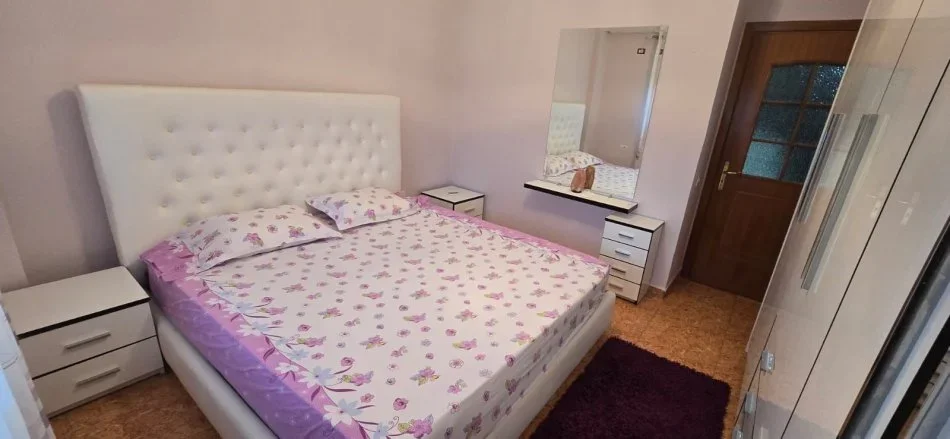 Tirane, jepet me qera apartament 1+1 Kati 7, 55 m² 500 € (Rruga e Kavajes)