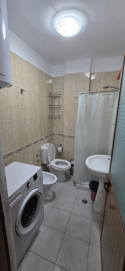 Tirane, jepet me qera apartament 1+1 Kati 7, 55 m² 500 € (Rruga e Kavajes)