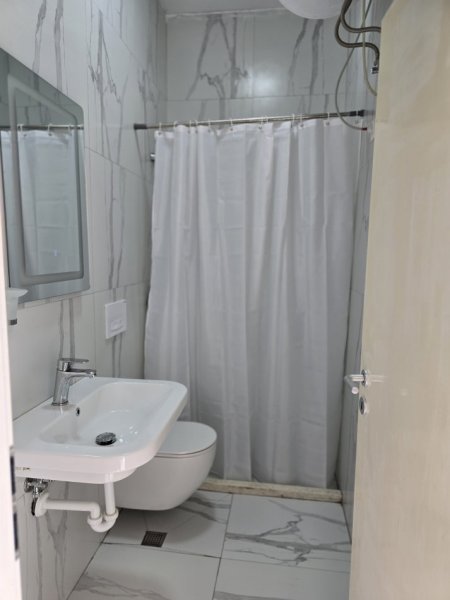 Tirane, jepet me qera garsonier 1+1 Kati 0, 24 m² 280 € (Ali demi)