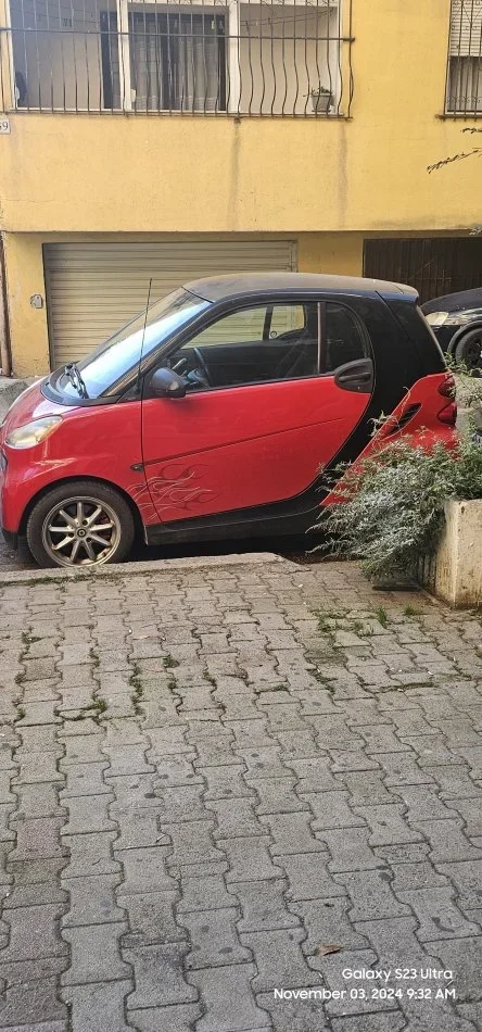 Shqiperi, shitet makine Smart Benzin, e Kuqe Automatik Kondicioner 200000 km 3999 €