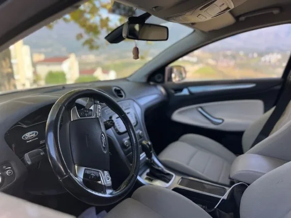 Tirane, shitet makine Ford Mondeo Nafte, automatik, Kondicioner 89.400 km 6000 € (i diskutueshem)
