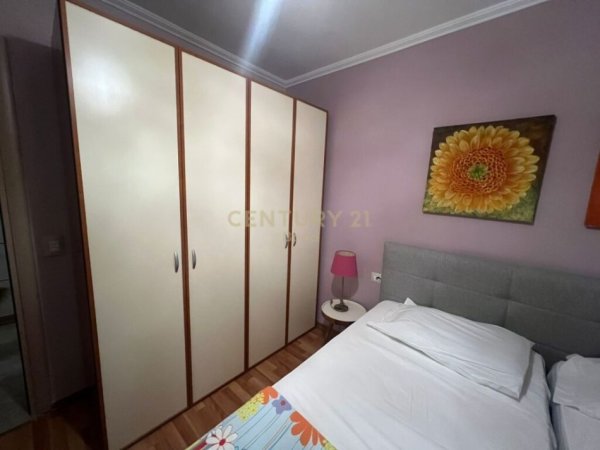Tirane, jepet me qera apartament 2+1+Aneks+Ballkon Kati 3, 80 m² 700 € (Pazari i Ri)