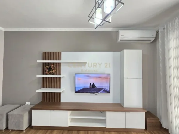 Tirane, jepet me qera apartament 2+1+Aneks+Ballkon Kati 2, 103 m² 700 € (Kopshti Botanik)