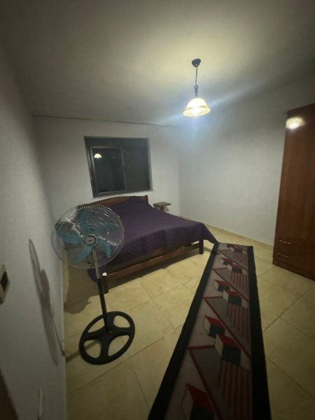 Tirane, jepet me qera apartament 2+1+Ballkon Kati 1, 80 m² 400 € (Te Gjimnazi Partizani)