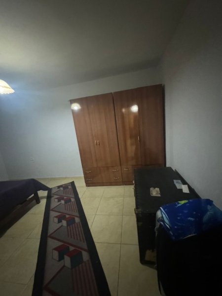 Tirane, jepet me qera apartament 2+1+Ballkon Kati 1, 80 m² 400 € (Te Gjimnazi Partizani)