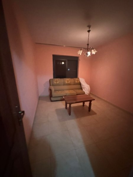 Tirane, jepet me qera apartament 2+1+Ballkon Kati 1, 80 m² 400 € (Te Gjimnazi Partizani)