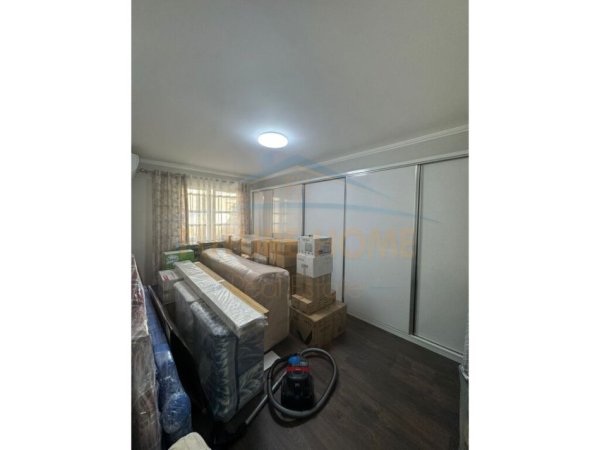 Tirane, shitet apartament 2+1+Ballkon Kati 3, 113 m² 295.000 € (Barrikadave)