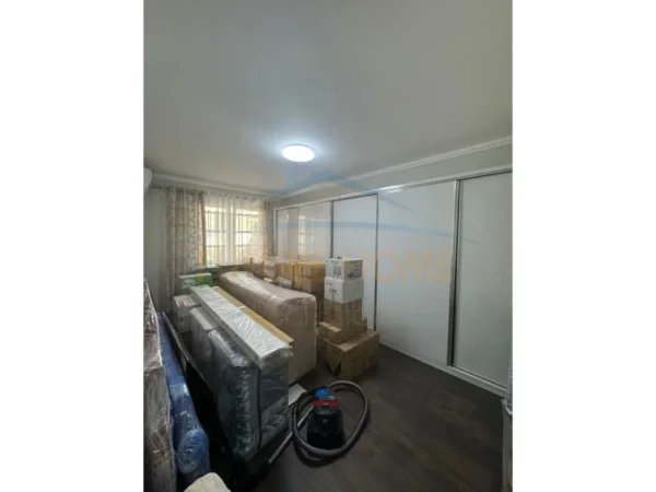 Tirane, shitet apartament 2+1+Ballkon Kati 3, 113 m² 295.000 € (Barrikadave)