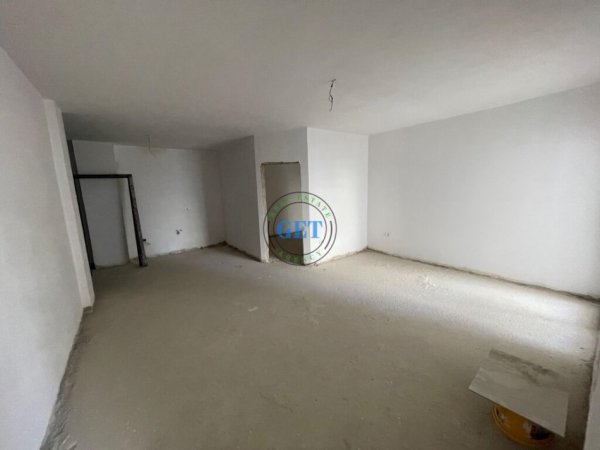 Durres, shitet apartament 2+1 Kati 4, 105 m² 88.000 € (Stacioni trenit , Durres)