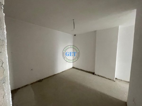 Durres, shitet apartament 2+1 Kati 4, 105 m² 88.000 € (Stacioni trenit , Durres)