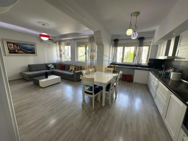 Tirane, shitet apartament 2+1+Ballkon Kati 3, 100 m² 198000 € (Mbrapa Radisonit)