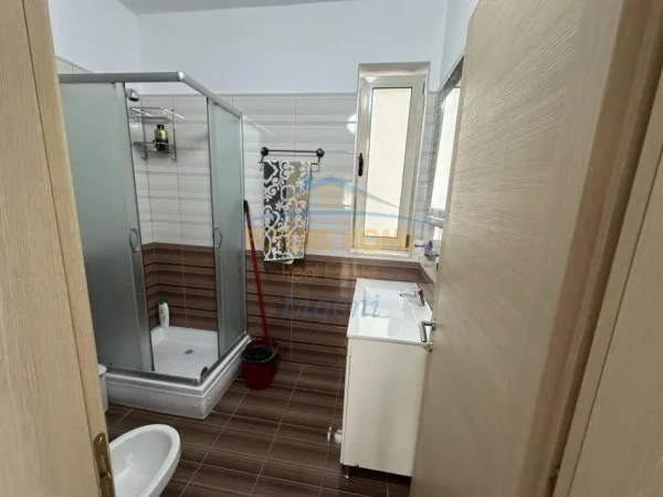 Tirane, shitet apartament 2+1+Ballkon Kati 3, 100 m² 198000 € (Mbrapa Radisonit)