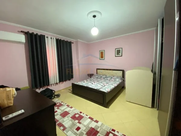 Tirane, jepet me qera apartament 2+1 Kati 8, 103 m² 450 € (Astrit Losha)