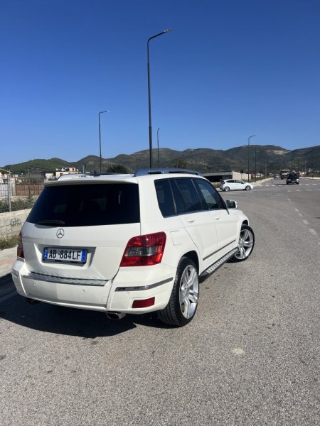 Tirane, shitet makine Mercedez-benz Nafte, e bardhë automatik Klima 10.000 €