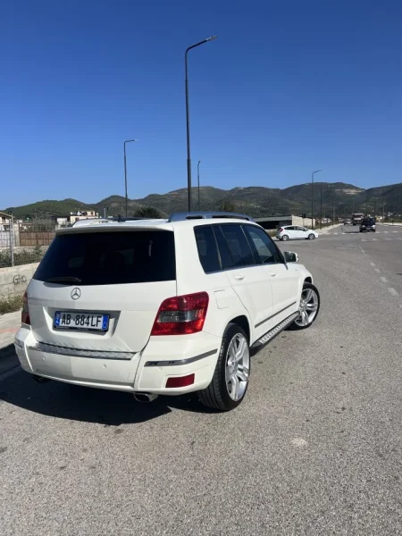 Tirane, shitet makine Mercedez-benz Nafte, e bardhë automatik Klima 10.000 €