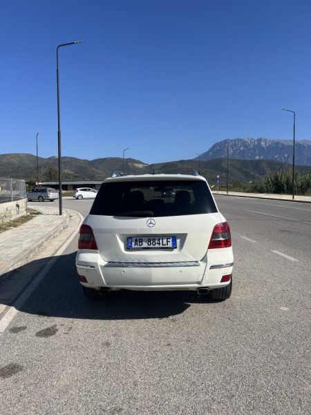 Tirane, shitet makine Mercedez-benz Nafte, e bardhë automatik Klima 10.000 €