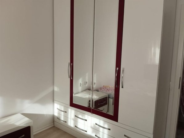 Tirane, jepet me qera apartament 2+1+Ballkon Kati 5, 90 m² 500 € (Ali Demi)