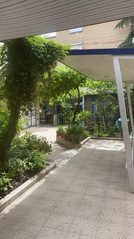 Tirane, jepet me qera ambjent biznesi , 700 m² 3.000 € (21 Dhjetori, (Pranë Supermarket Joenës))