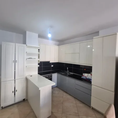 Tirane, jepet me qera apartament 1+1+Ballkon Kati 5, 70 m²(RRUGA BESIM ALLA, MISTO MAME)