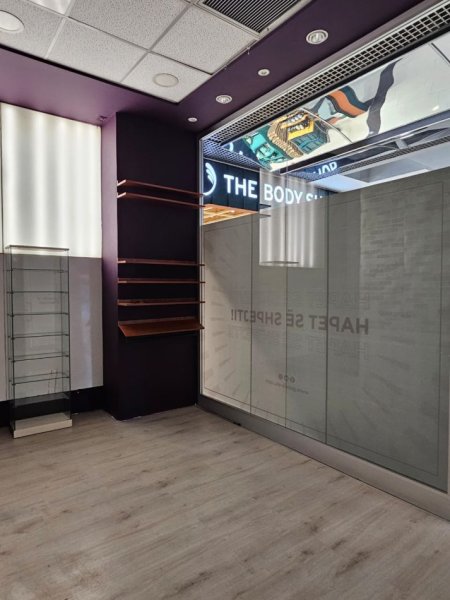 Tirane, jepet me qera ambjent biznesi Kati 0, 17 m² 1.000 €/ MUAJ , (ETC)