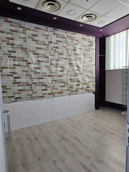 Tirane, jepet me qera ambjent biznesi Kati 0, 17 m² 1.000 €/ MUAJ , (ETC)