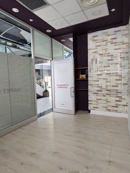 Tirane, jepet me qera ambjent biznesi Kati 0, 17 m² 1.000 €/ MUAJ , (ETC)