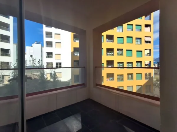 Tirane, shitet apartament 1+1 Kati 3, 67 m² 93.000 € (Ali dem)