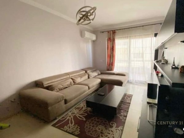 Tirane, jap me qera apartament 1+1+Ballkon , 108 m² 750 € (Liqeni i Thatë)