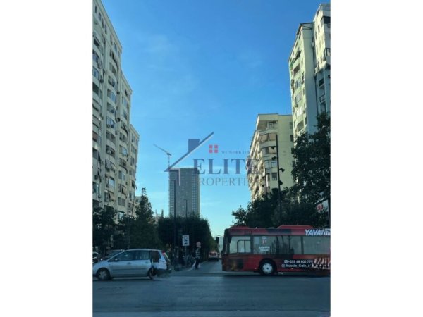 Tirane, jepet me qera apartament 1+1 Kati 6, 90 m² 500 € (Bulevardi Zogu i I-re)