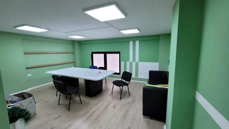 Tirane, jepet me qera zyre Kati 1, 560 m² 7.000 € (Qender, Rruga e Dibres)