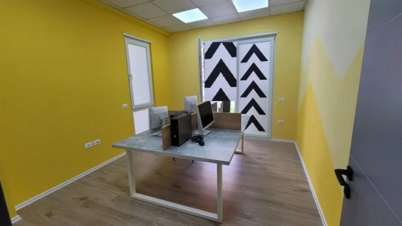 Tirane, jepet me qera zyre Kati 1, 560 m² 7.000 € (Qender, Rruga e Dibres)