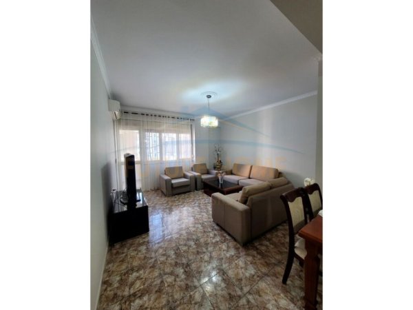 Tirane, jepet me qera apartament 2+1 Kati 6, 96 m² 550 € (Bulevardi Zogu I)