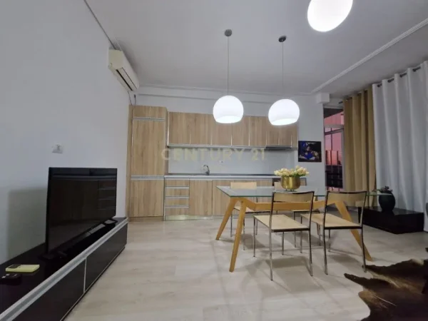 Tirane, shitet apartament 1+1 Kati 5, 77 m² 139.000 € (Laprake)