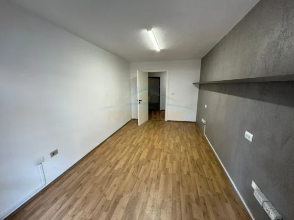 Tirane, shitet 2+1 Kati 2, 120 m² 360.000 € (Blloku)